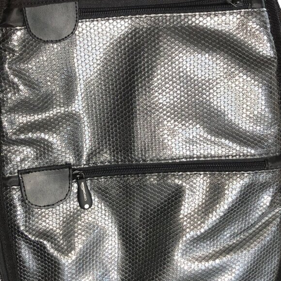 Back Pack Black Amazon Basics Comfortable Carry, Durable Construction - Picture 6 of 10